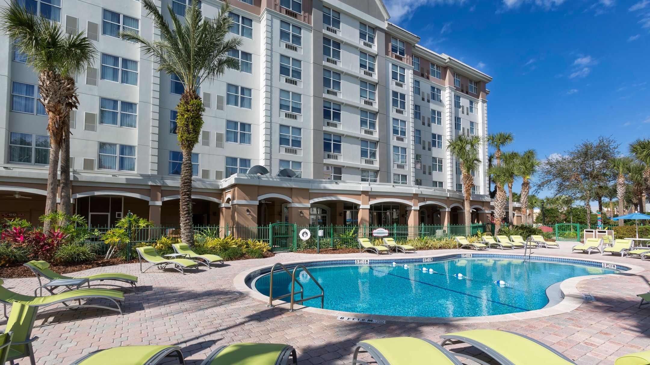 Ofertas, opiniones e imágenes de Holiday Inn Express & Suites S Lake